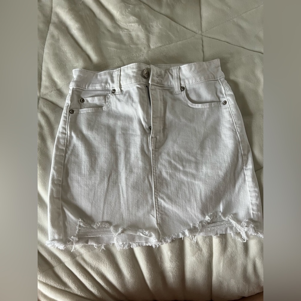 White American eagle mini skirt.